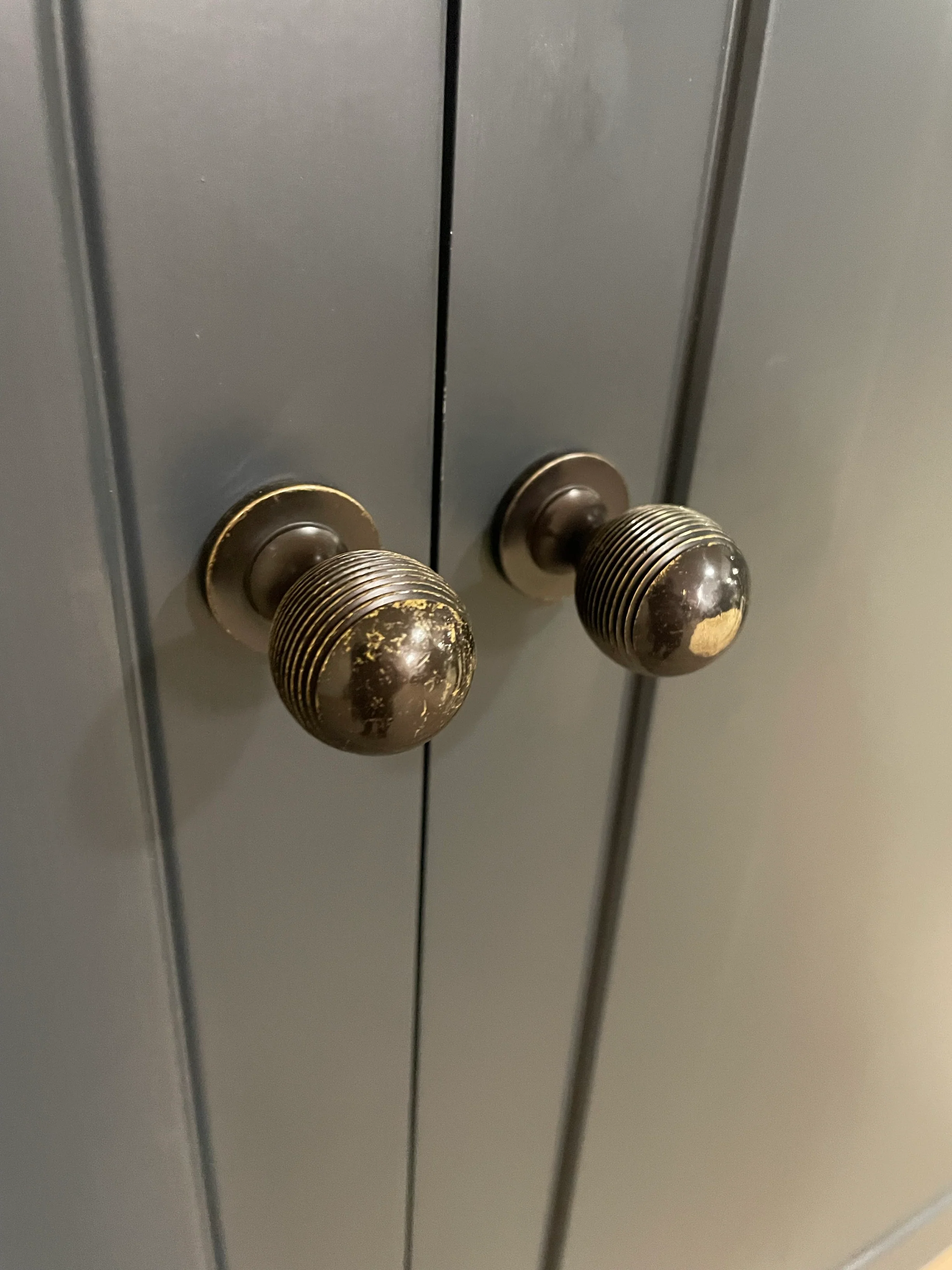 Ardingly Cabinet in Charcoal with Mirror & Lights - Image 6