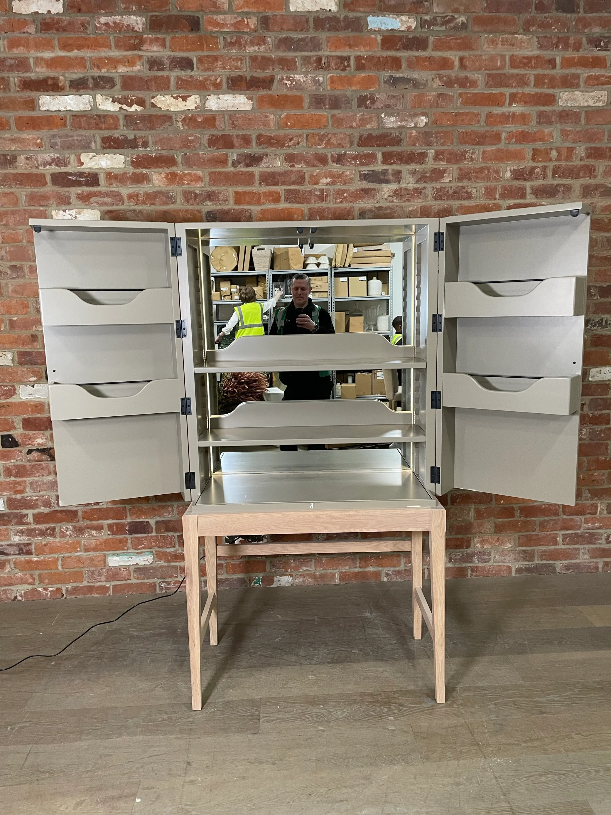 Ardingly Cabinet with Mirror- Lead Light - Image 3