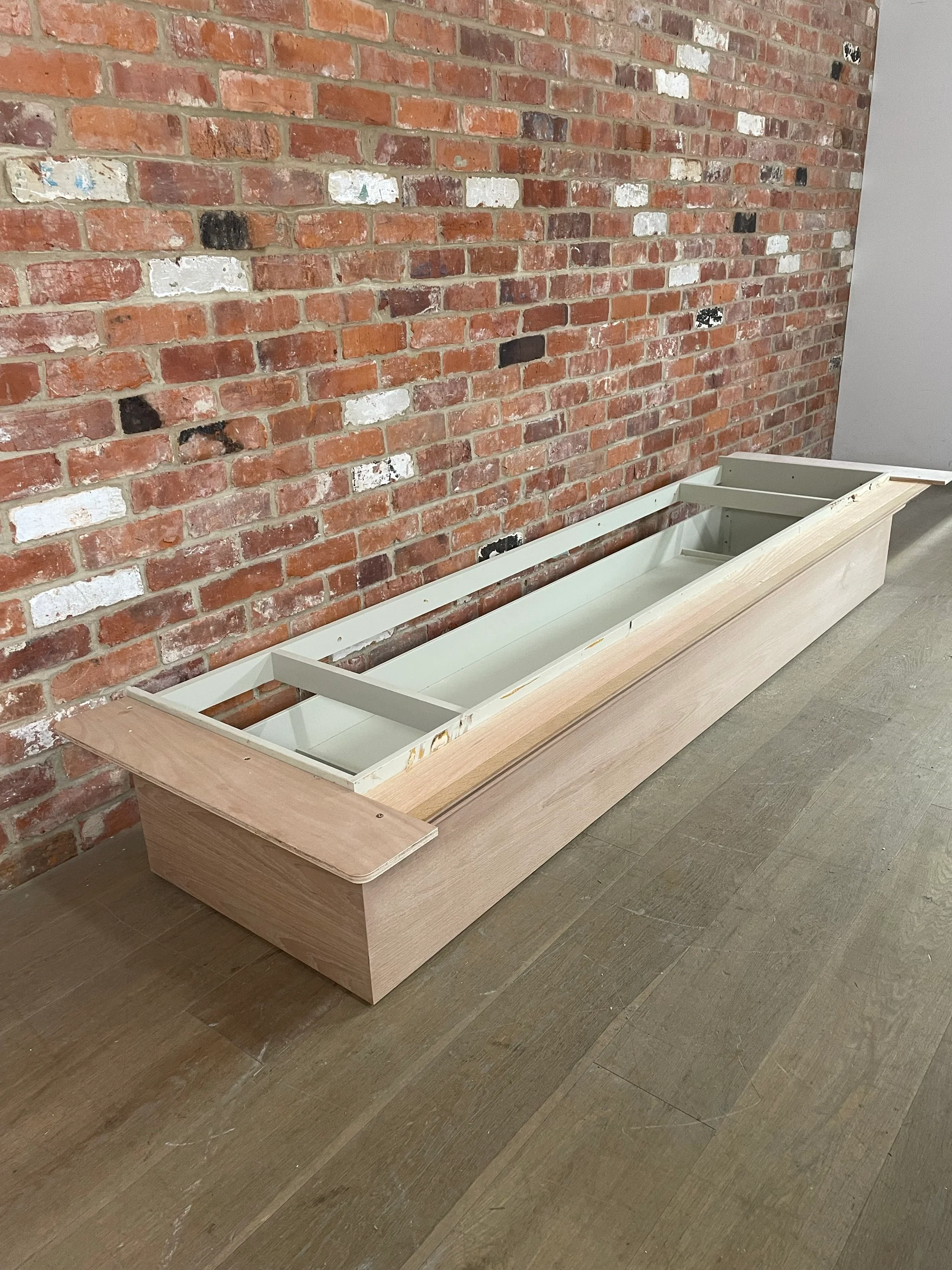 Buckland Cooker Hood- Limestone & Oak - Image 3