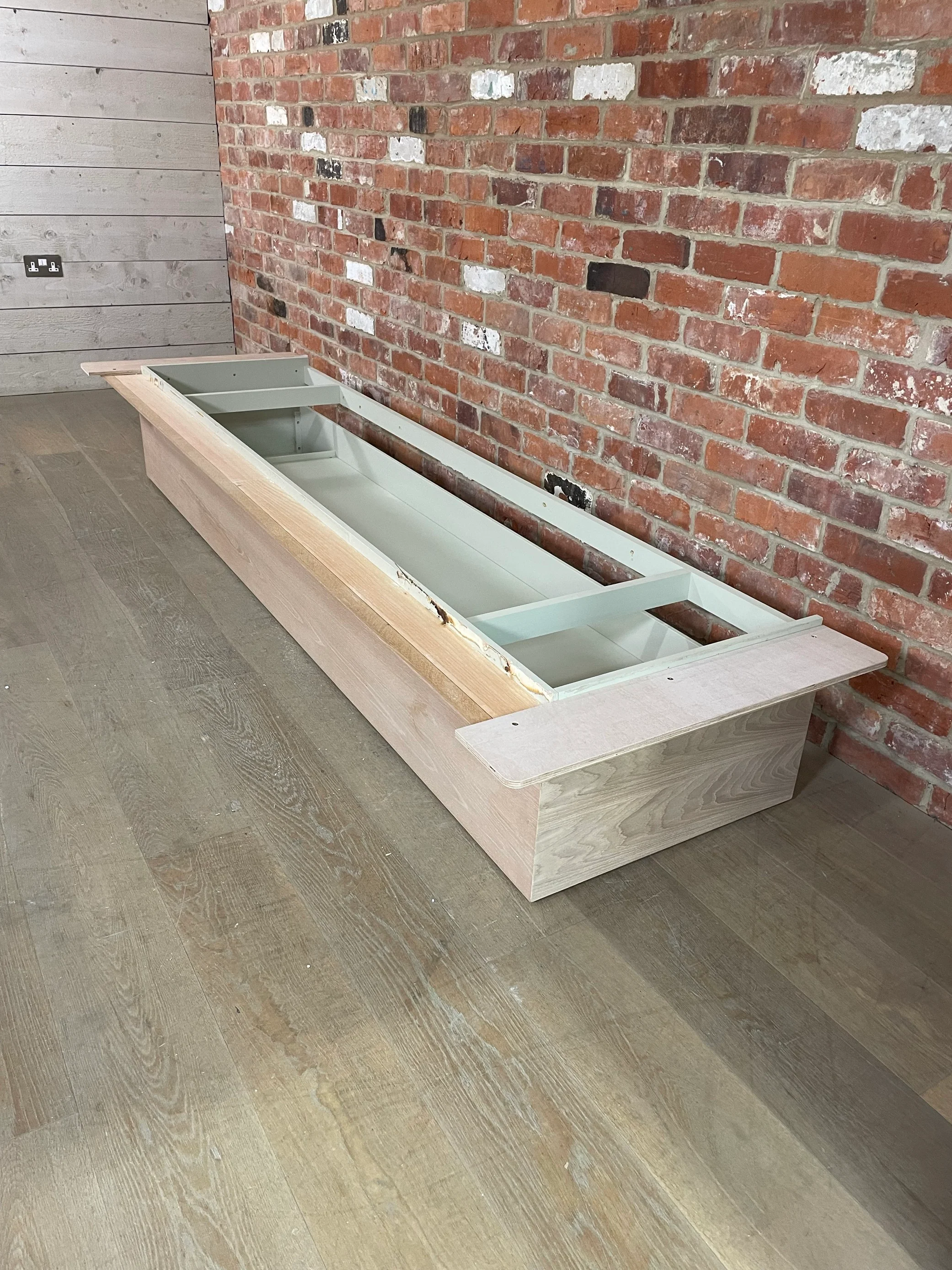 Buckland Cooker Hood- Limestone & Oak - Image 4