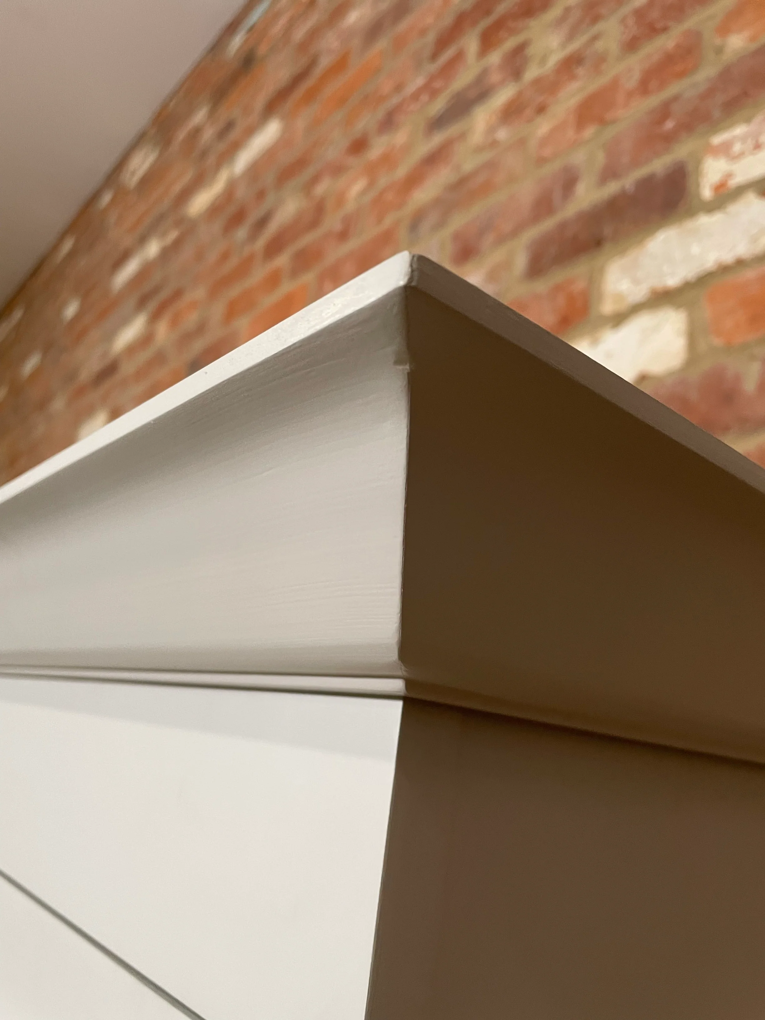 Chichester 5ft Glazed Rack Dresser Top - Shingle - Image 6