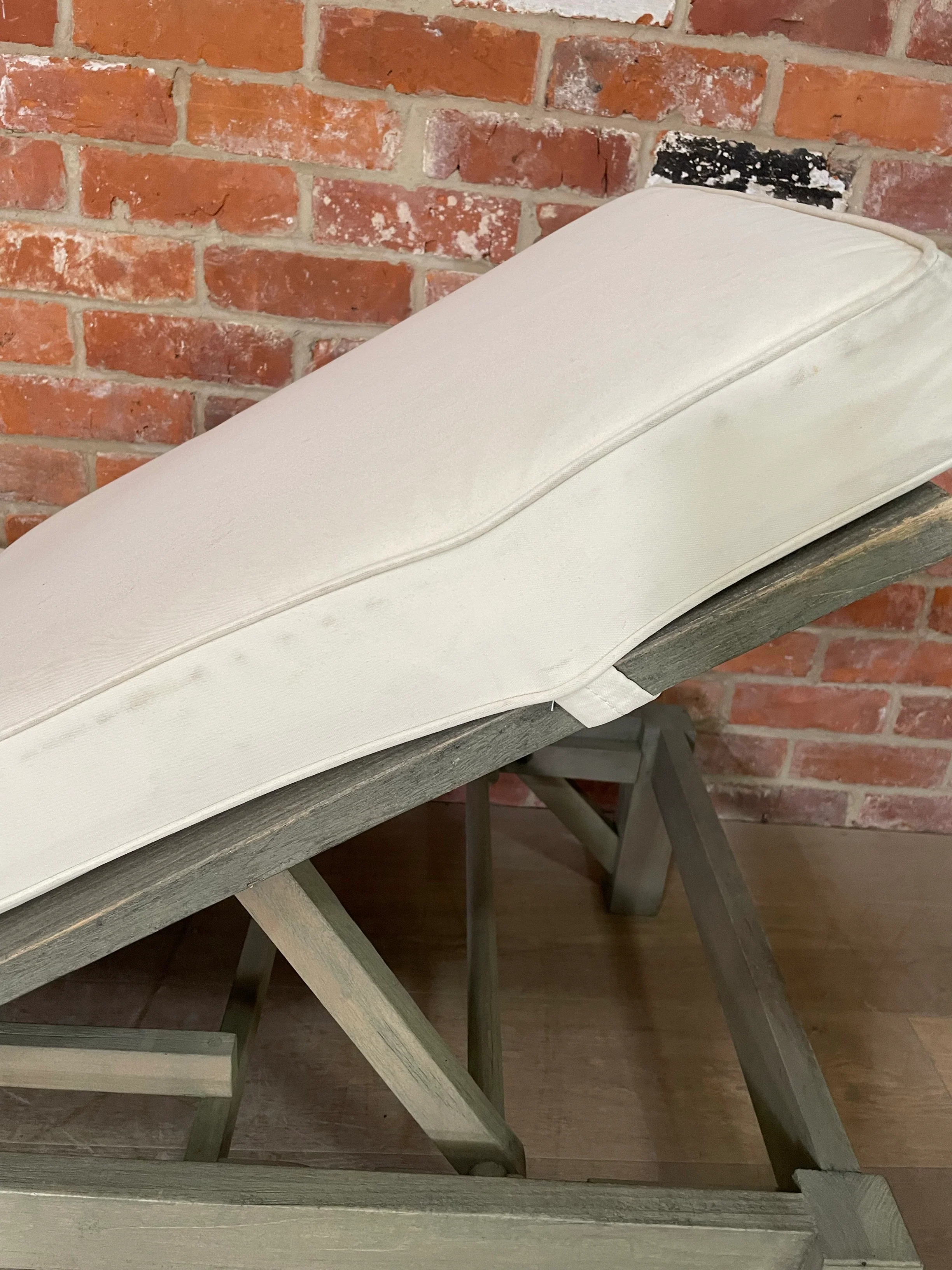 Harmondsworth Sunlounger with Natural Cushion - Image 7