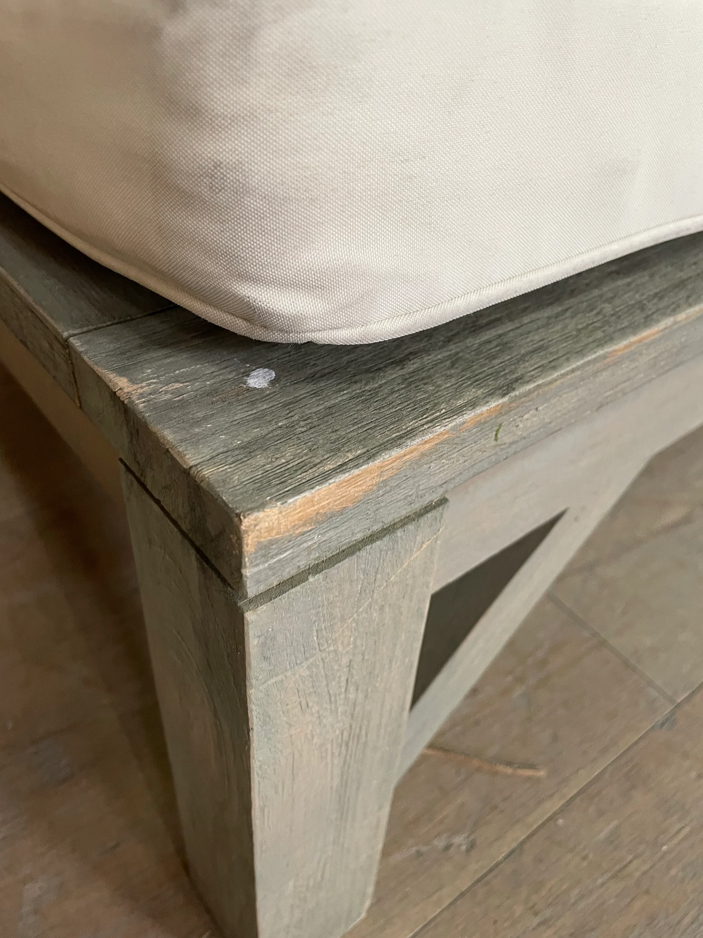 Harmondsworth Sunlounger with Natural Cushion - Image 5