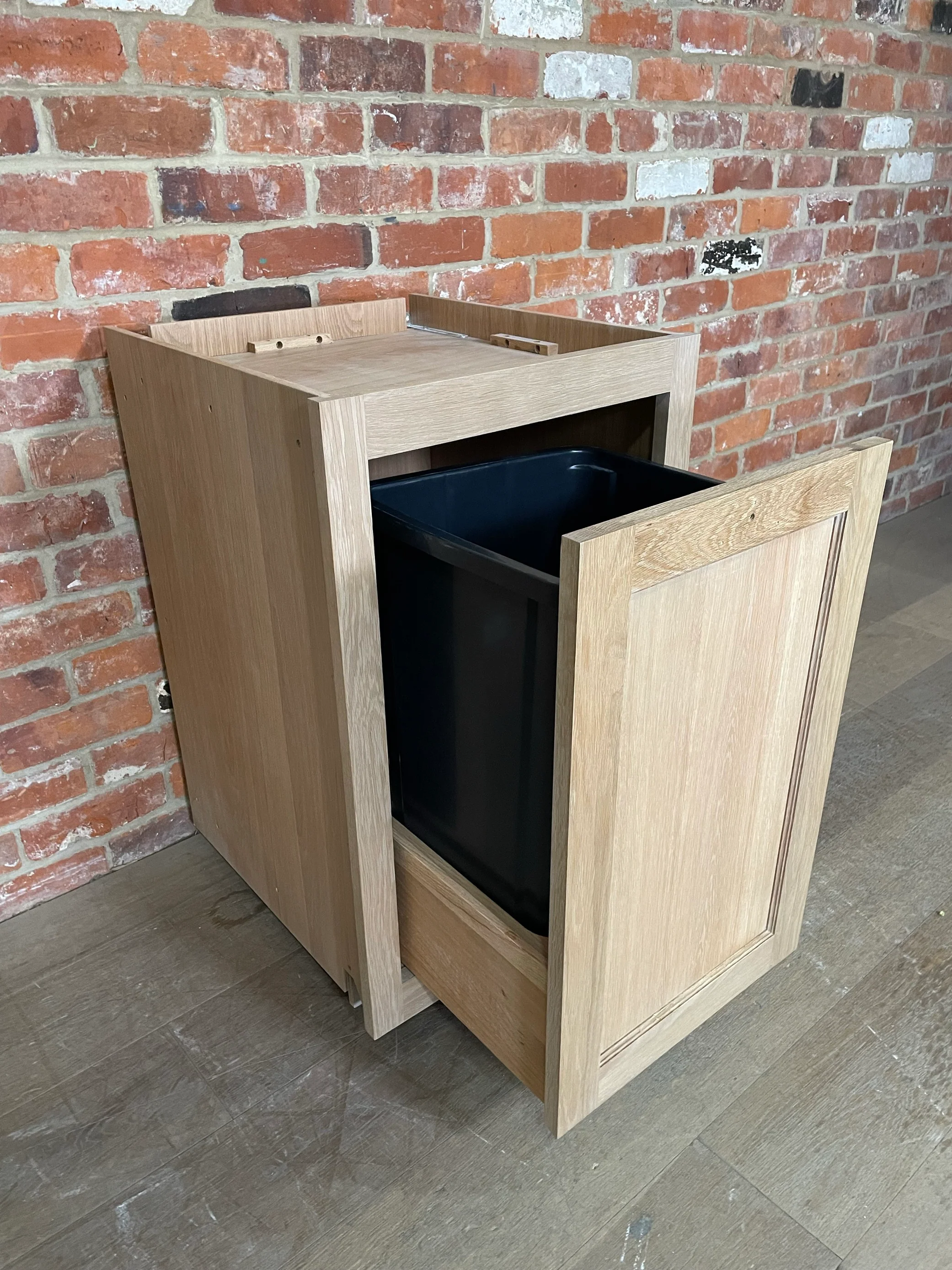 Henley 520 Single Bin Base Cabinet - Image 3
