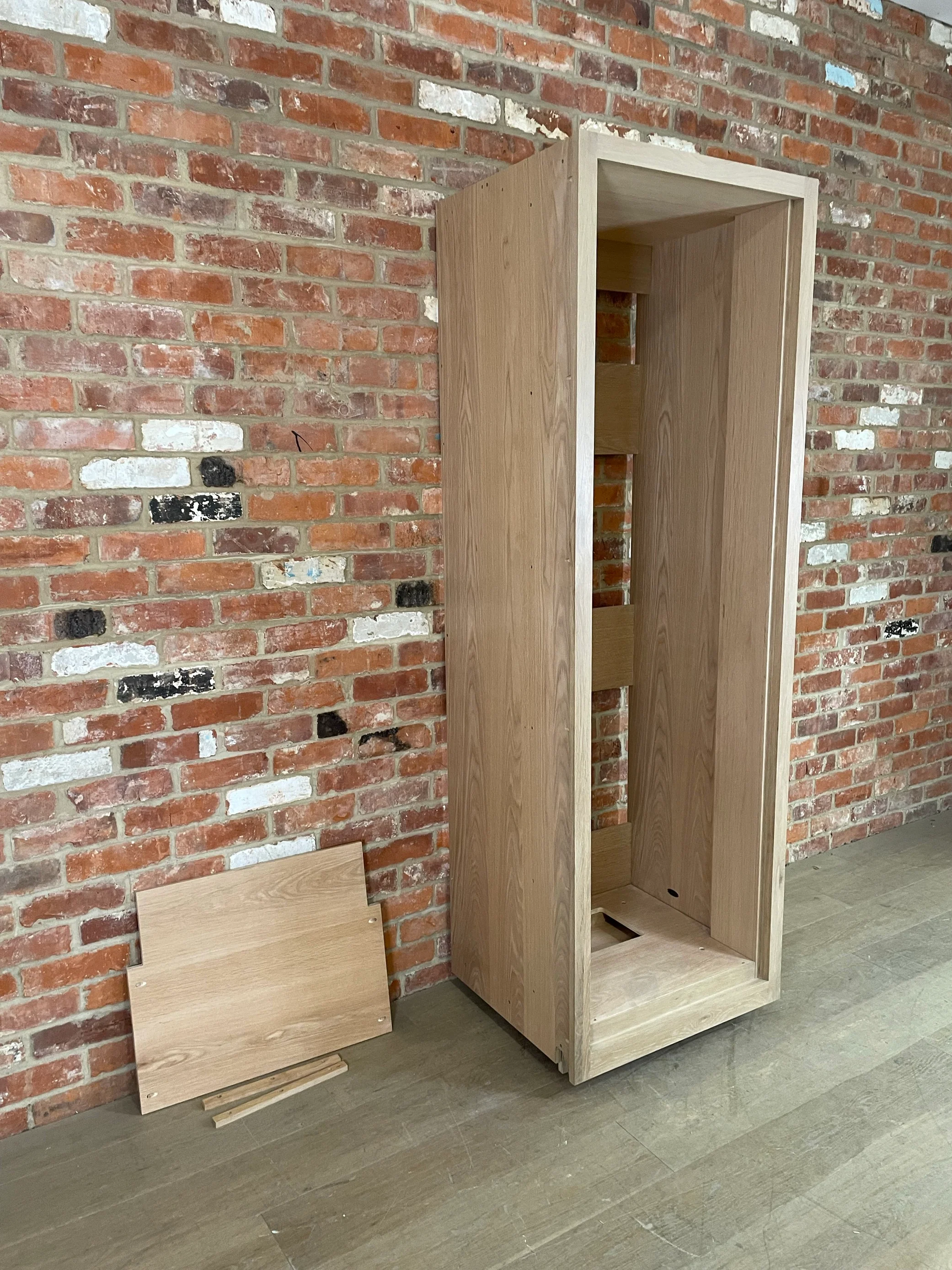 Henley 690 Full Height Fridge/Freezer Cabinet - Image 3