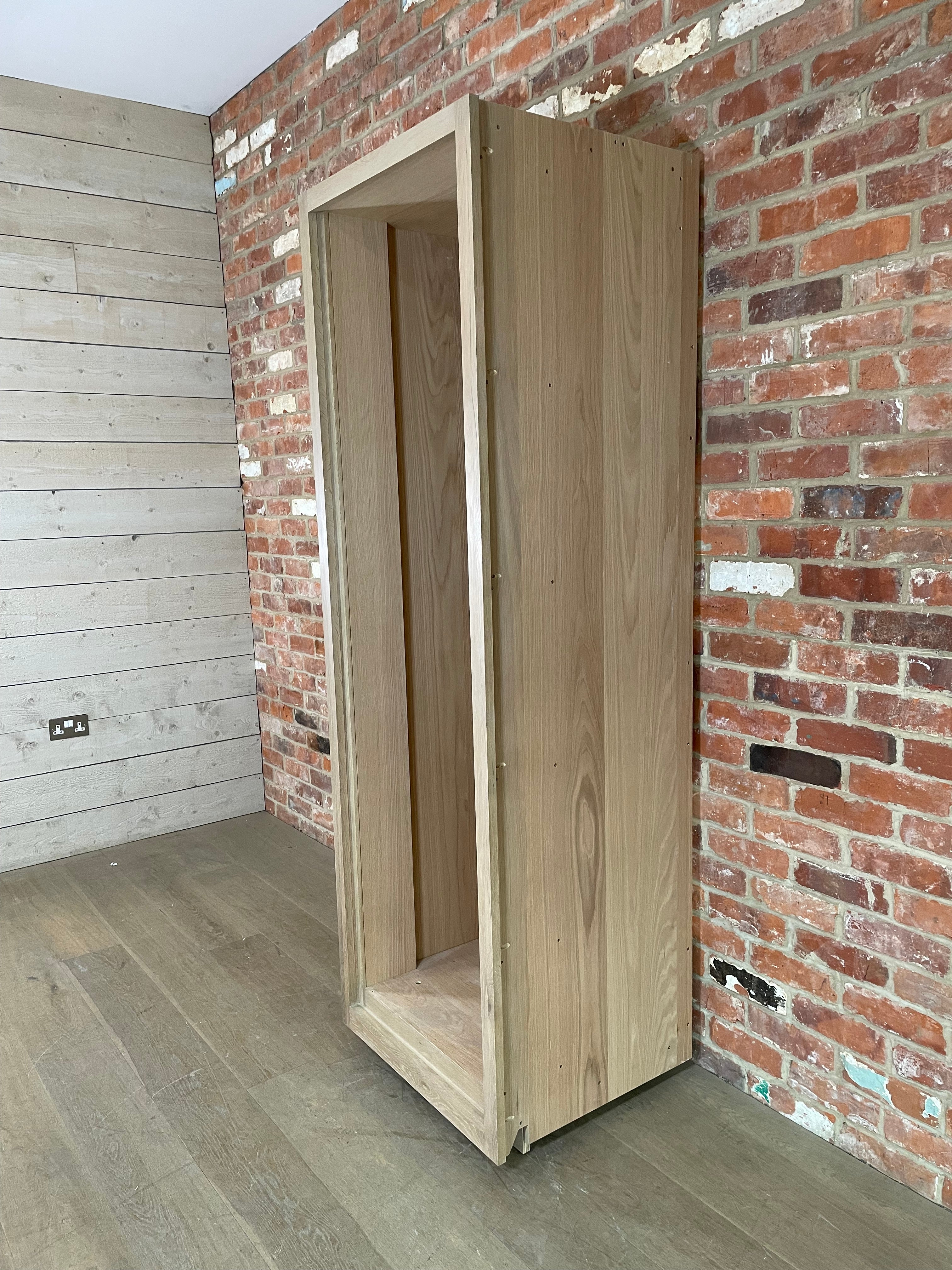 Henley 690 Full Height Fridge/Freezer Cabinet - Image 4