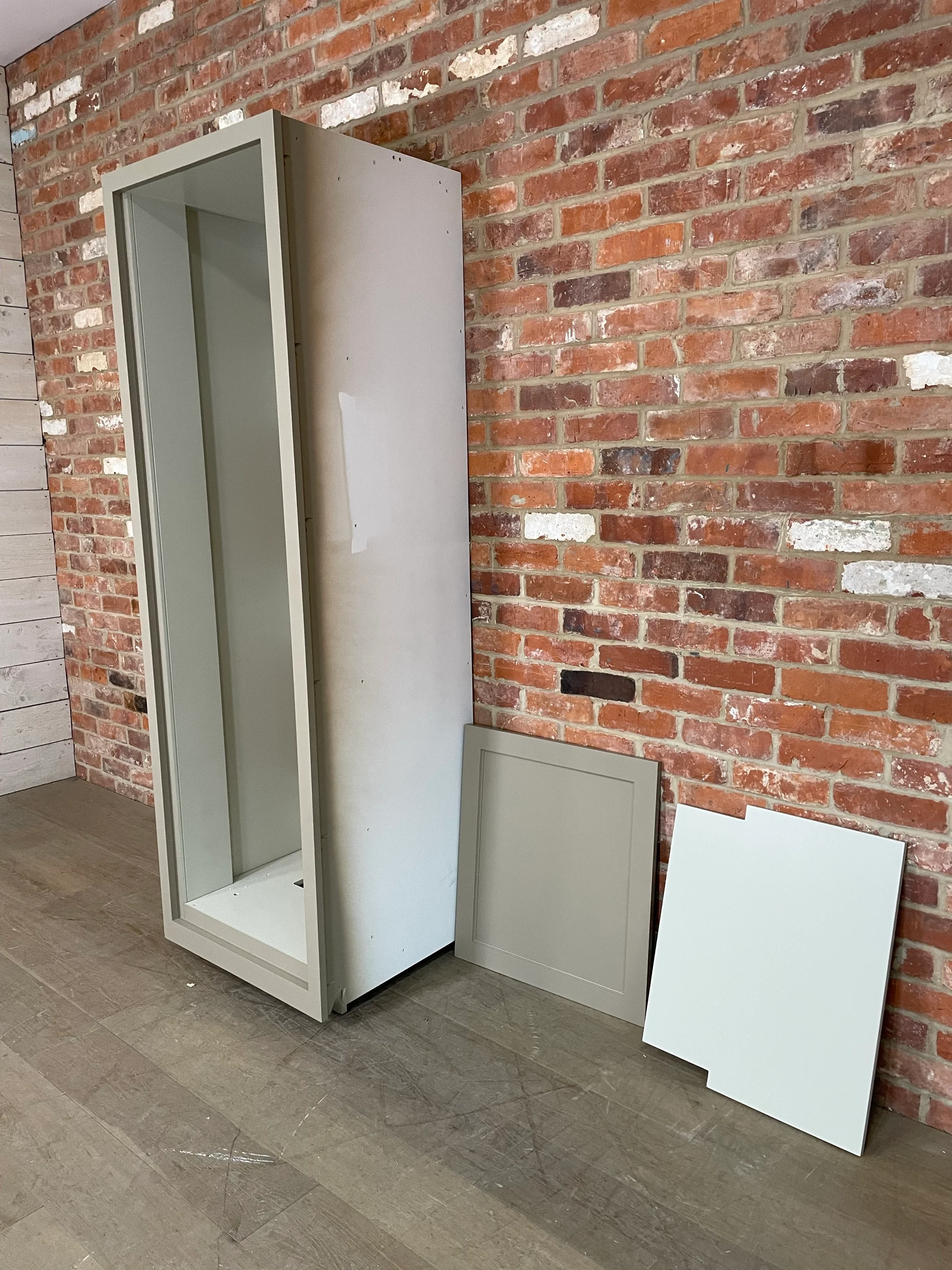 Henley 690 Full Height Fridge/Freezer Cabinet - Lead Light - Image 4