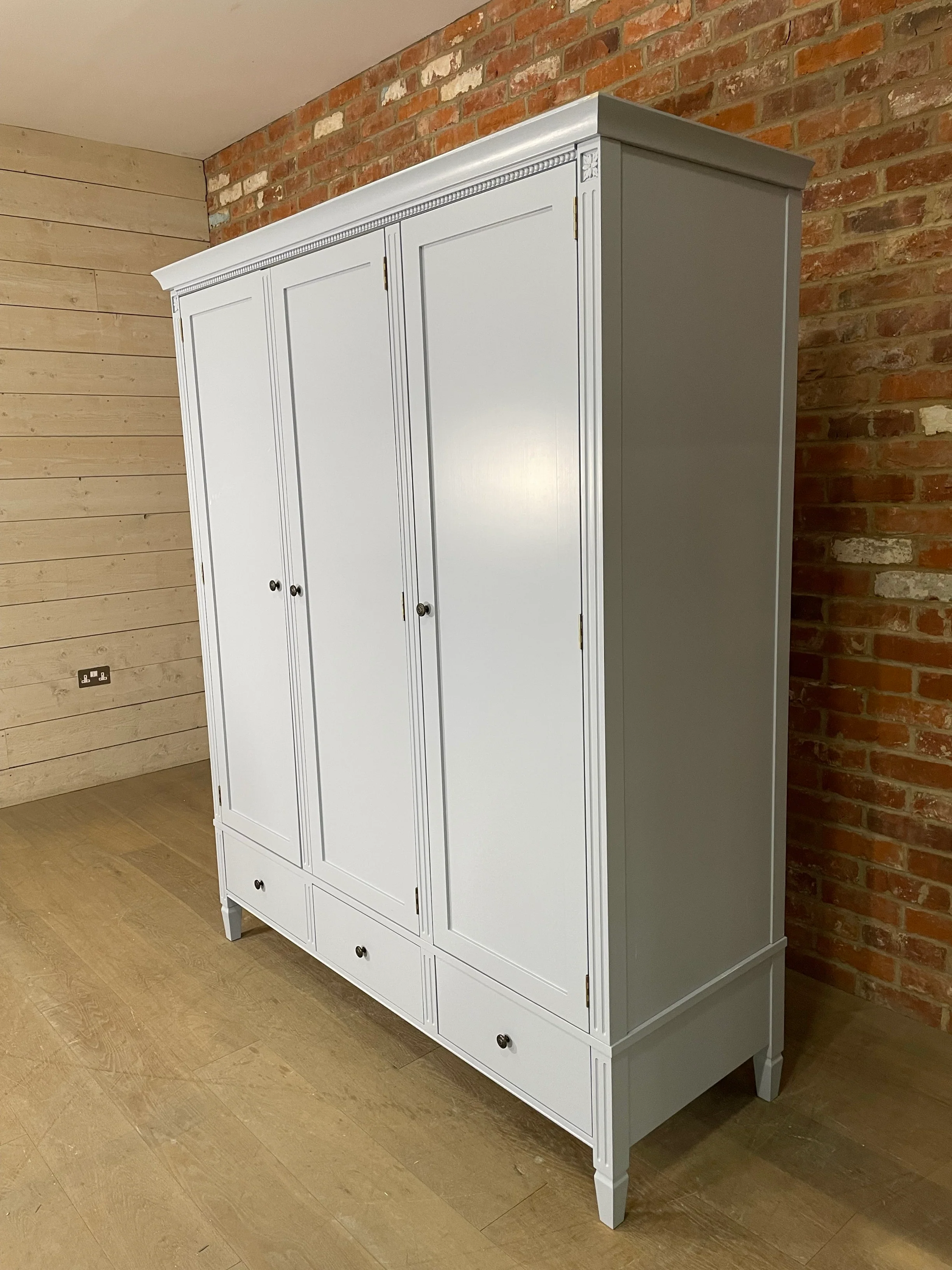 Larsson Grand Wardrobe- Flax Blue - Image 5