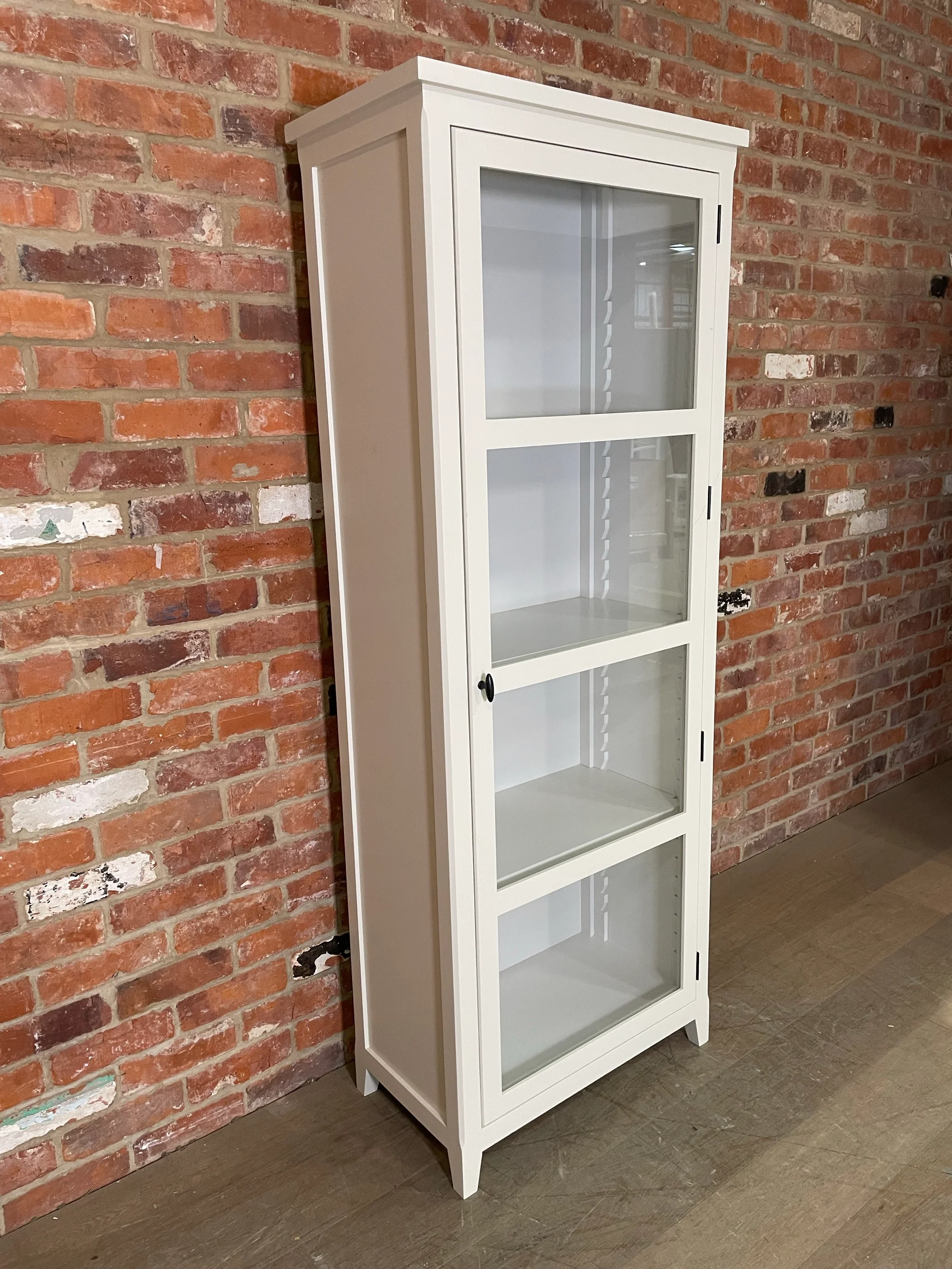 Shepton Glazed Cabinet - Lily - Right Opening - Image 5