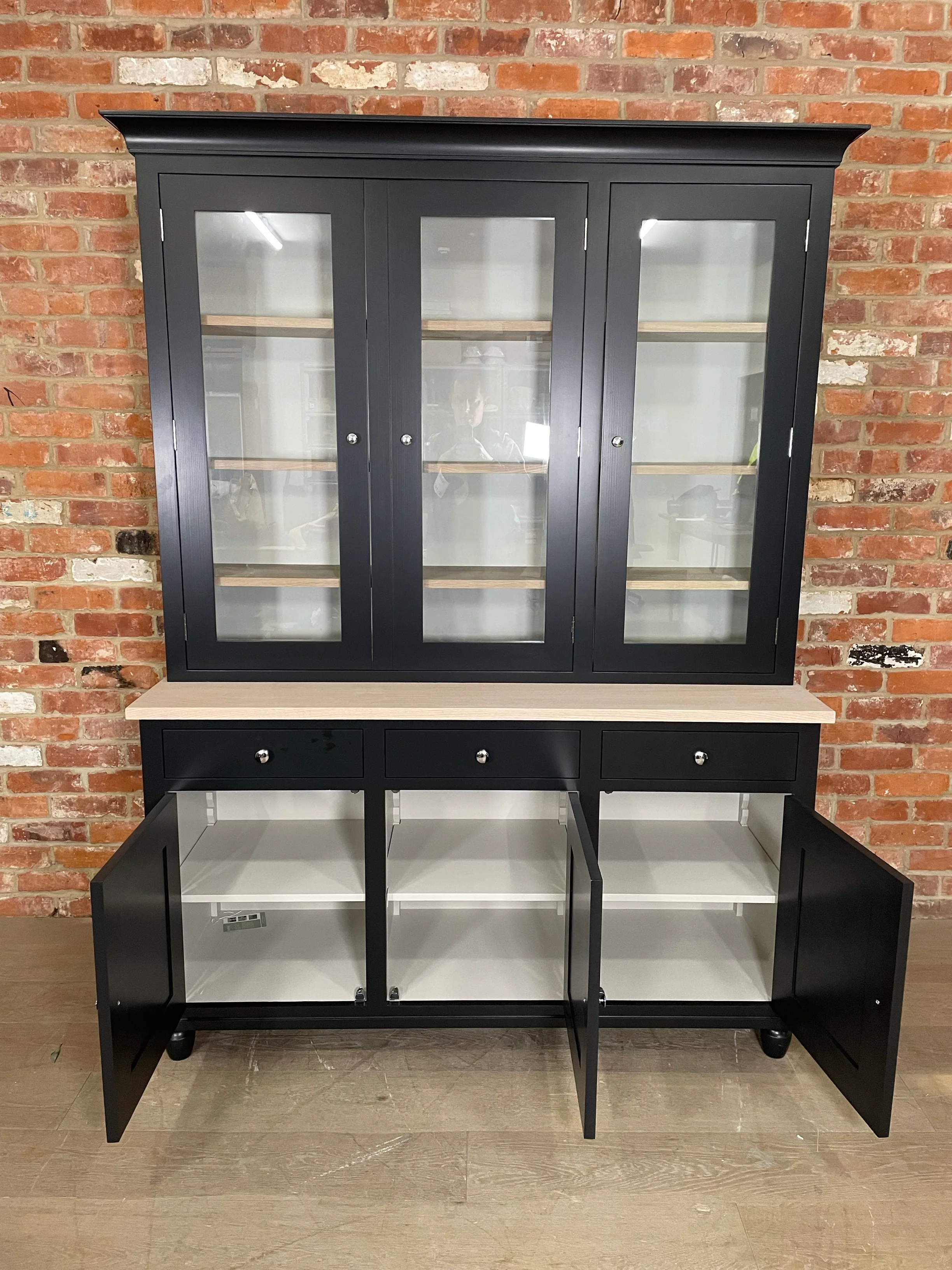Suffolk 5ft Contemporary Glazed Dresser - Warm Black Exterior & Driftwood Interior- No Lighting - Image 4